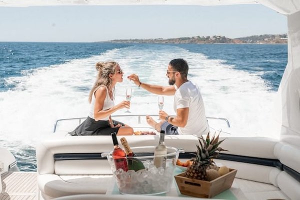 Budget croisière : Stratégies pour un voyage de luxe à coût maîtrisé